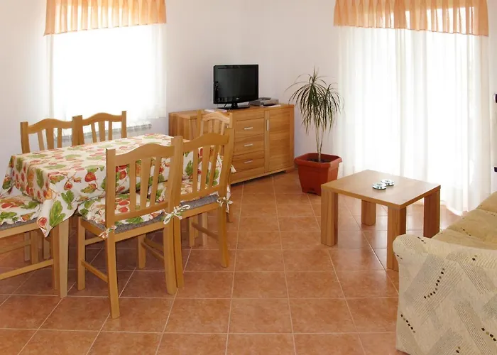 Martina-1 By Interhome شقة كرينكا